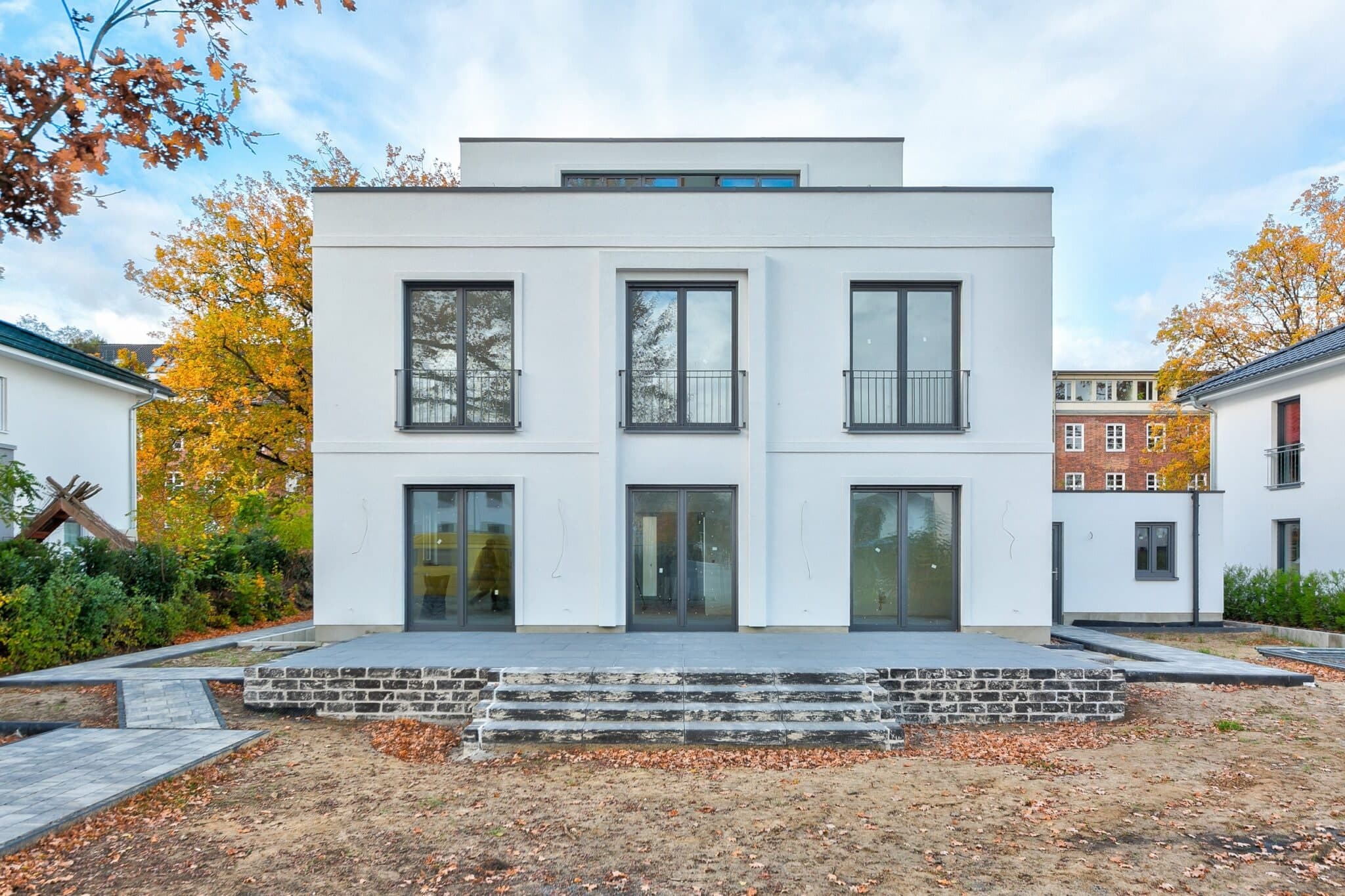 Stadtvilla im Bauhaus-Stil in Potsdam – Gartenseite (HBG Hochbau Berlin)
